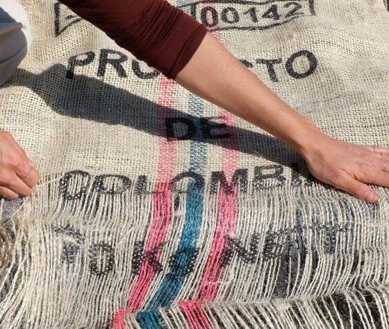 unravelling-coffee-bag_dezeen