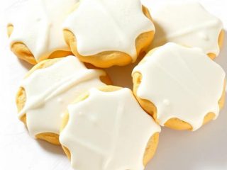 Печнье с белой глазурью