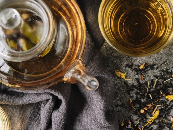 Чай в стекланной посуде